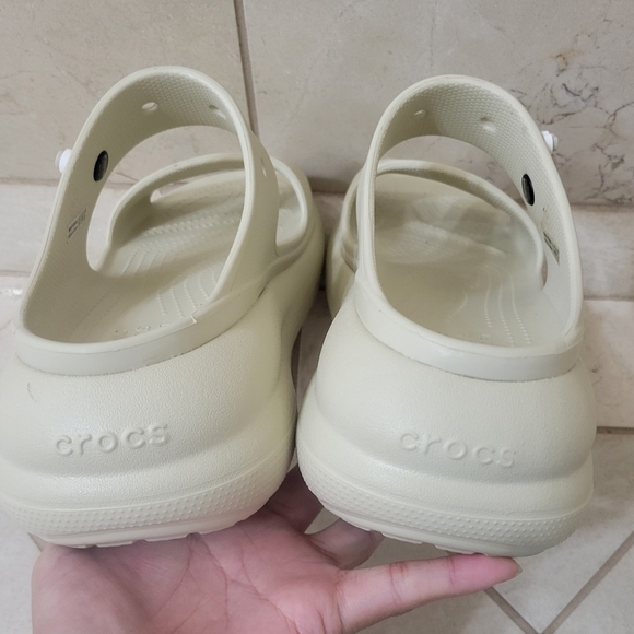 Crocs Classic Crush Bone Beige unisex men's 8 women's 10. - Picture 7 of 11